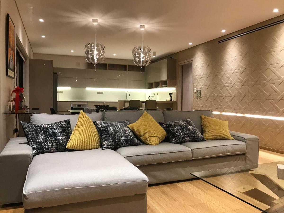 Luxury & Stylish Family Apartment เอเธนส์ ภายนอก รูปภาพ