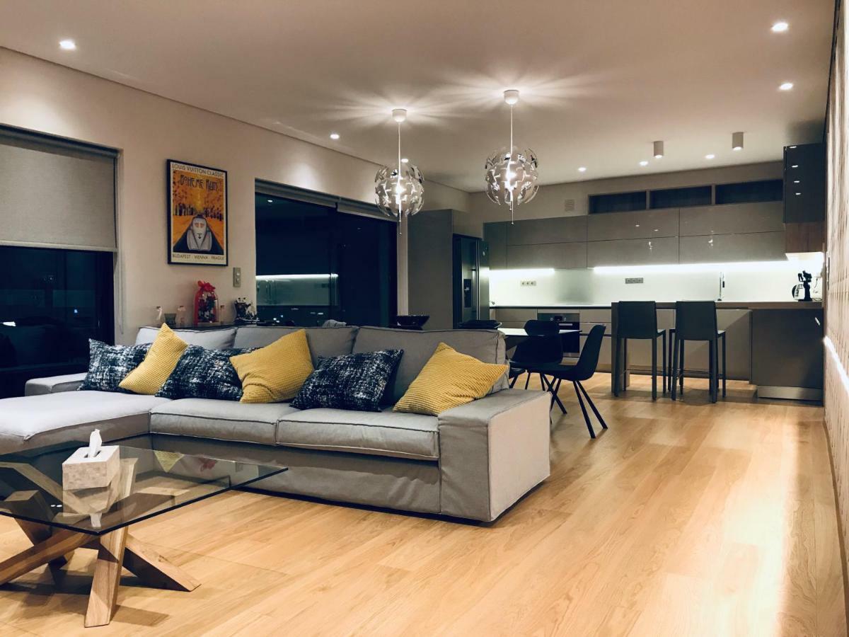 Luxury & Stylish Family Apartment เอเธนส์ ภายนอก รูปภาพ