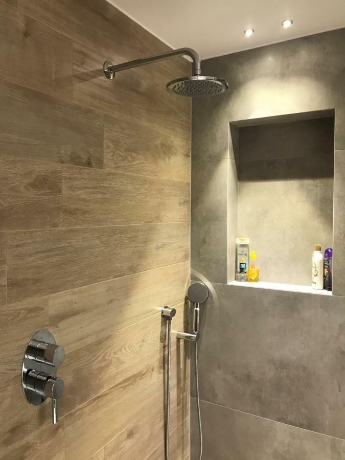 Luxury & Stylish Family Apartment เอเธนส์ ภายนอก รูปภาพ